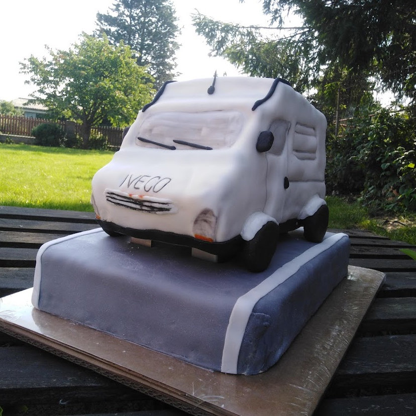 Dort tranzit - piškot, pudinkový krém, máslový krém, potahovací hmota
