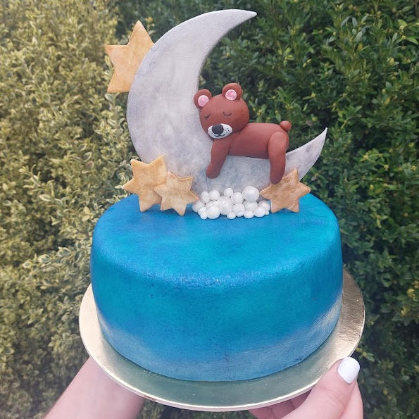 Dort k narození miminka (chlapec)-piškot, pudinkový krém, máslový krém, marcipán
