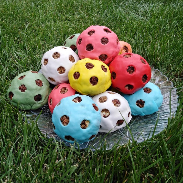 Florbalové míčky - piškot, pudinkový krém, potahovací hmota
