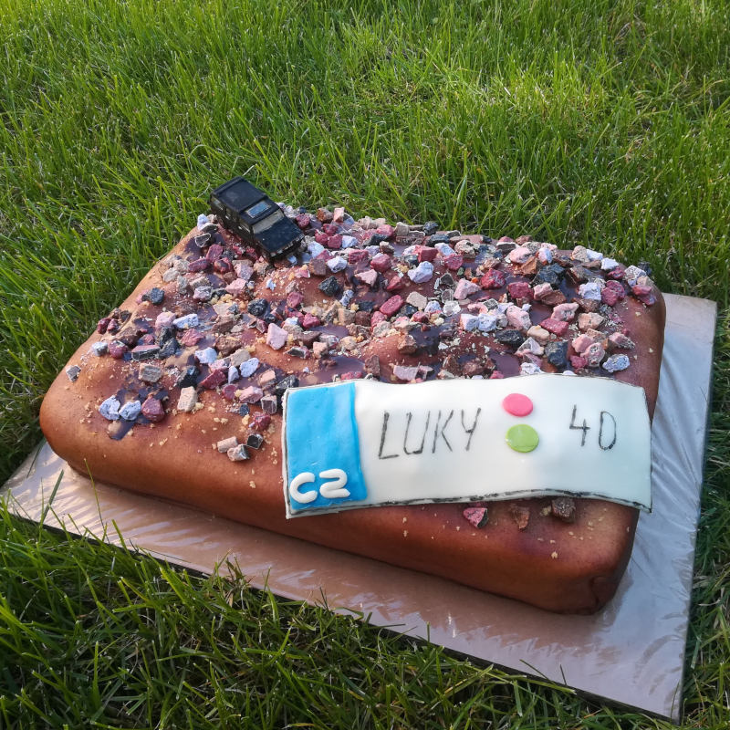 Dort s autem - piškot, pudinkový krém, máslový krém, marcipán
