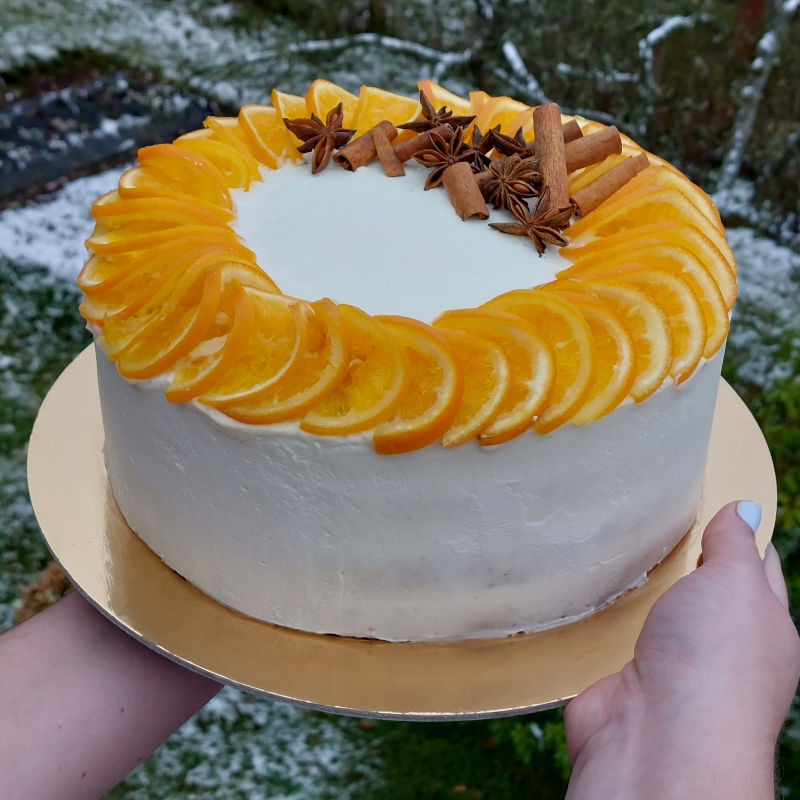 Zimní dort s pomeranči - kakaový korpus, krém z mascarpone, pomeranče
