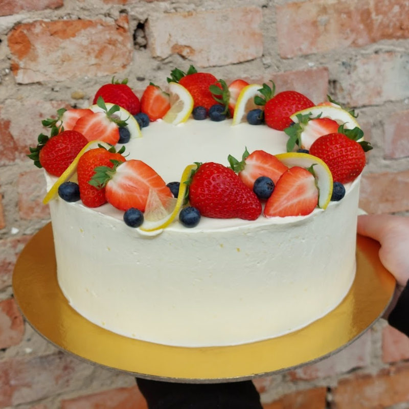 Citronový dort s ovocem - kakaový korpu, citronový krém z mascarpone, ovoce
