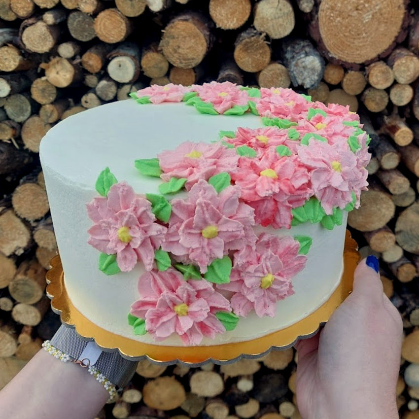 Květy růžové - kakaový korpus, vanilkový krém z mascarpone
